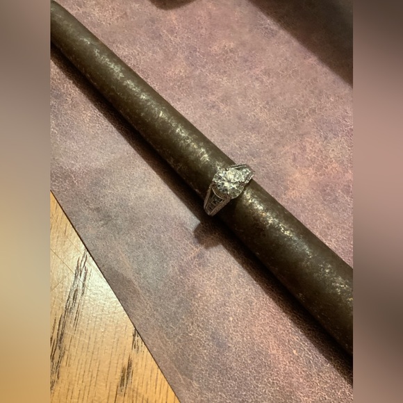 NWOT Solitaire Engagement Ring - Cubic Zirconias- 925 - Sz 6.75 - JTV - Picture 10 of 11